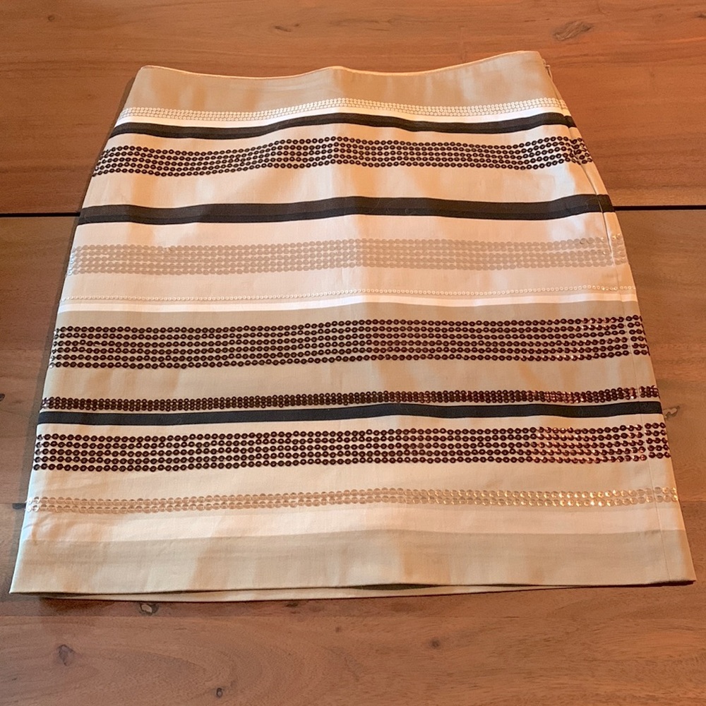 White House Black Market skirt size 4